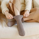 Nyzfexk women's mid-calf socks, plain, soft, comfortable and warm for winter, ideal for everyday wear.